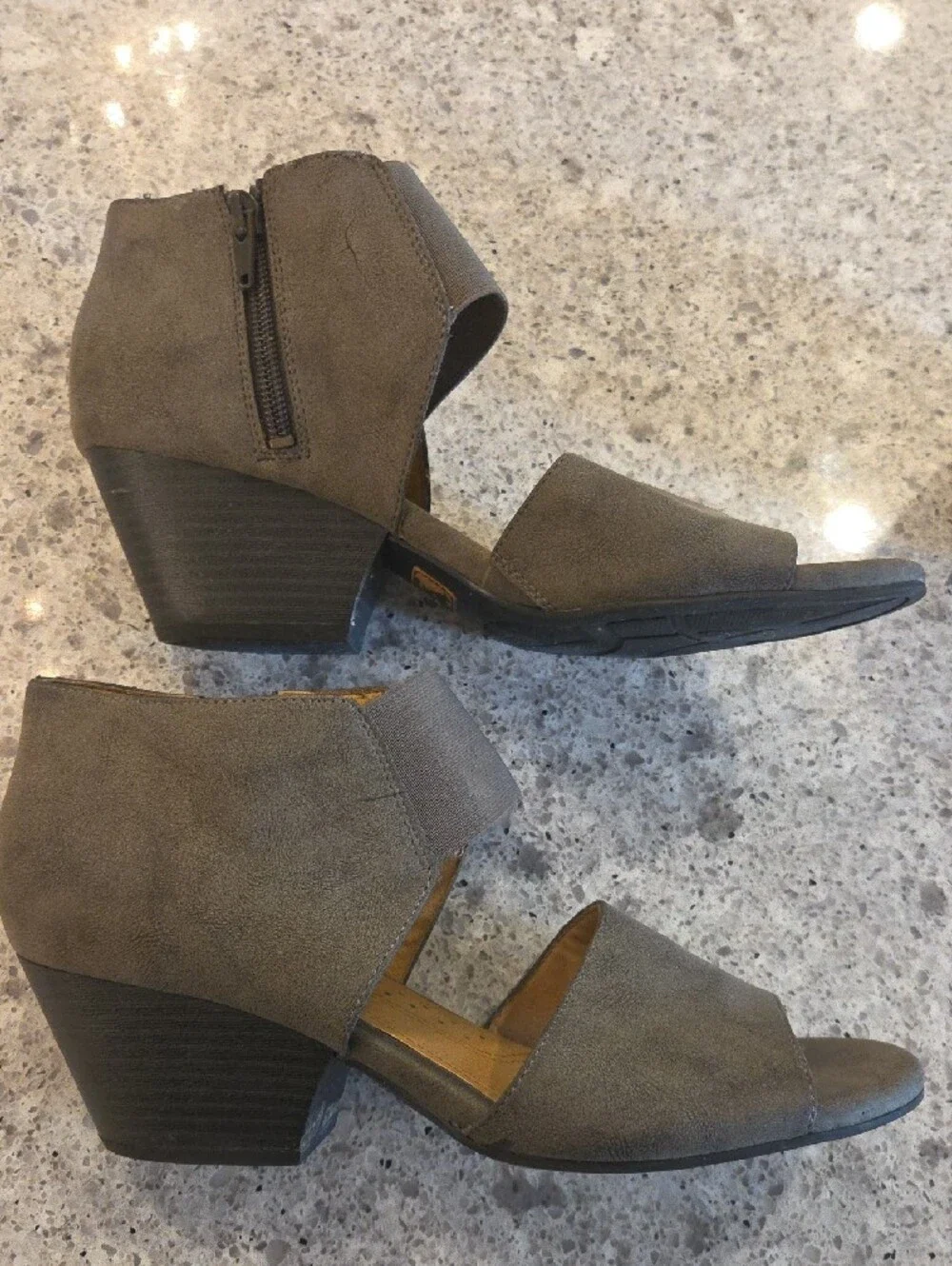 Natural Soul Women’s 10 Gray Open-Toe Block Heel Sandals
